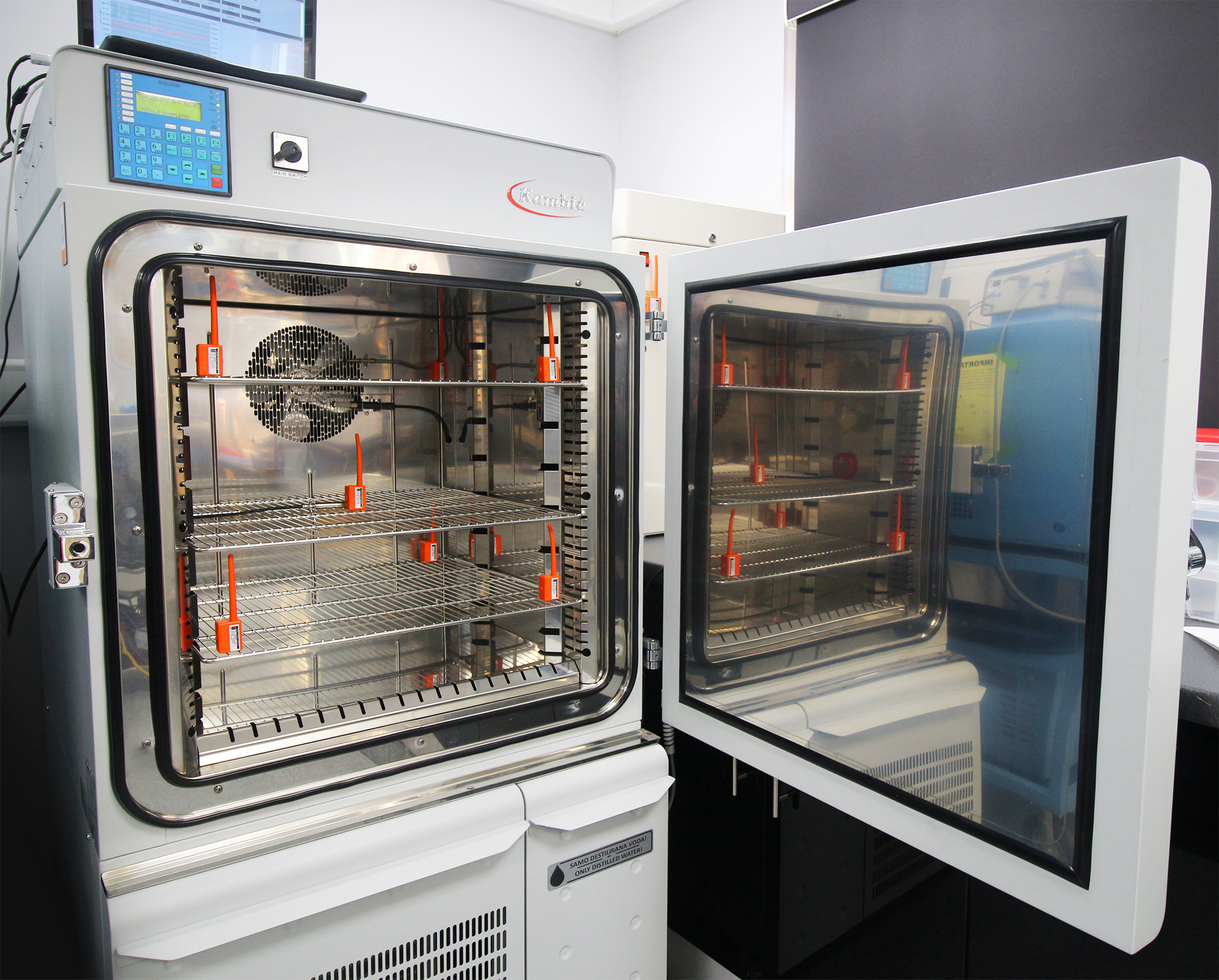 Conducting a chamber calibration service on the Kambic stability and climatic chamber